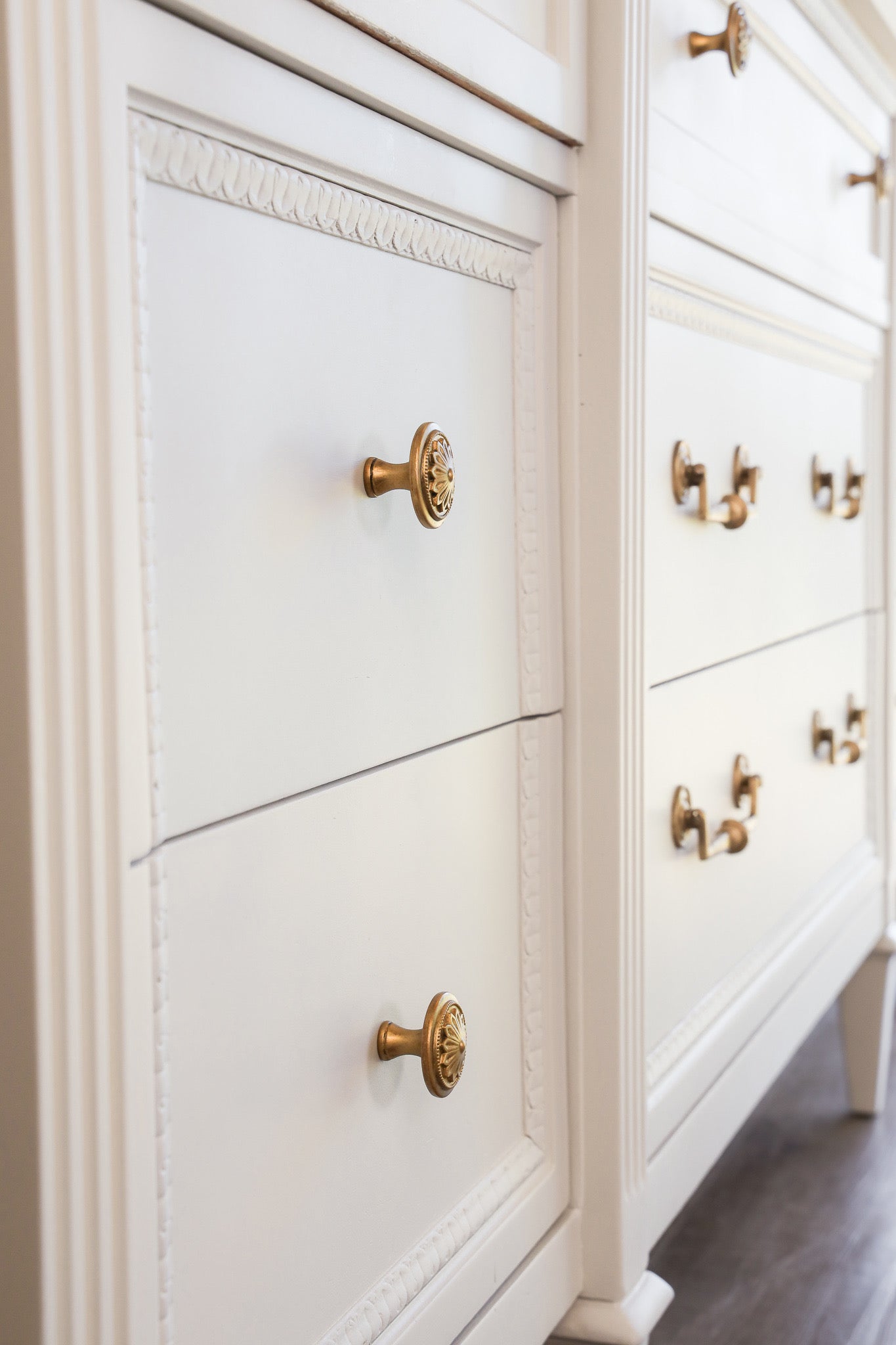 1963 Drexel 70" Heritage Anniversary 9-Drawer Dresser
