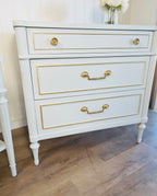 Chic Vintage 3-Piece Thomasville Bedroom Set